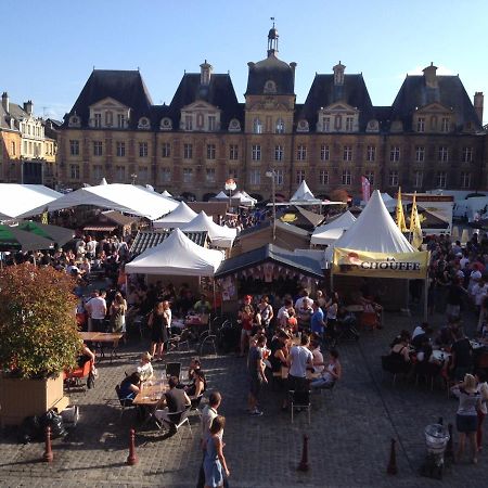 Appartement Du Grillardin- Place Ducale Charleville-Mézières 외부 사진