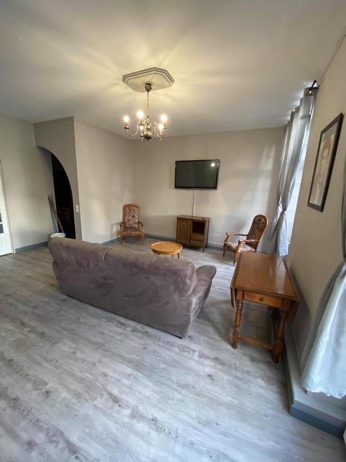 Appartement Du Grillardin- Place Ducale Charleville-Mézières 외부 사진